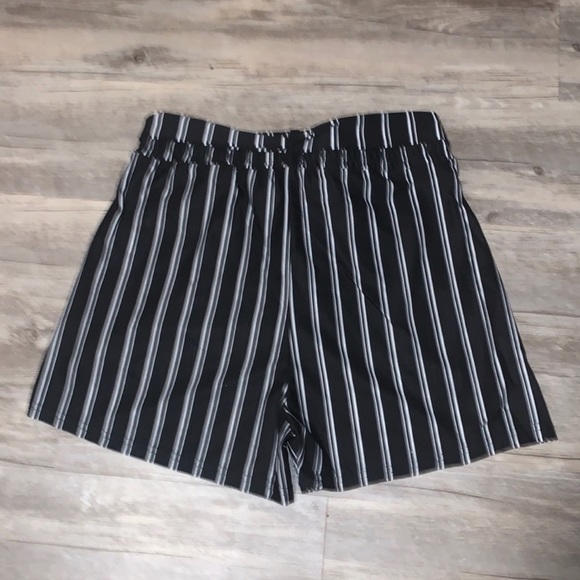 STRIPED SHORTS - Picture 2 of 2